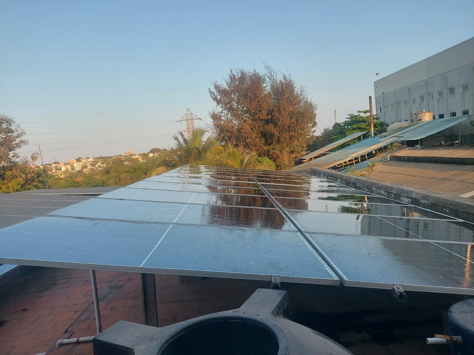 Commercial rooftop solar